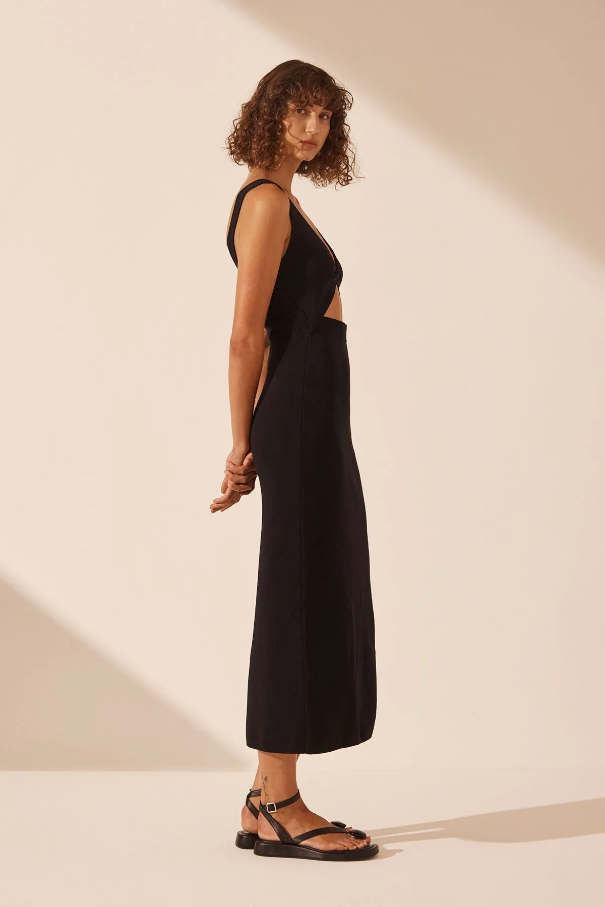 BASIC TWIST FRONT MIDI DRESS - BLACK sold by Shona Joy product image thumbnail 4