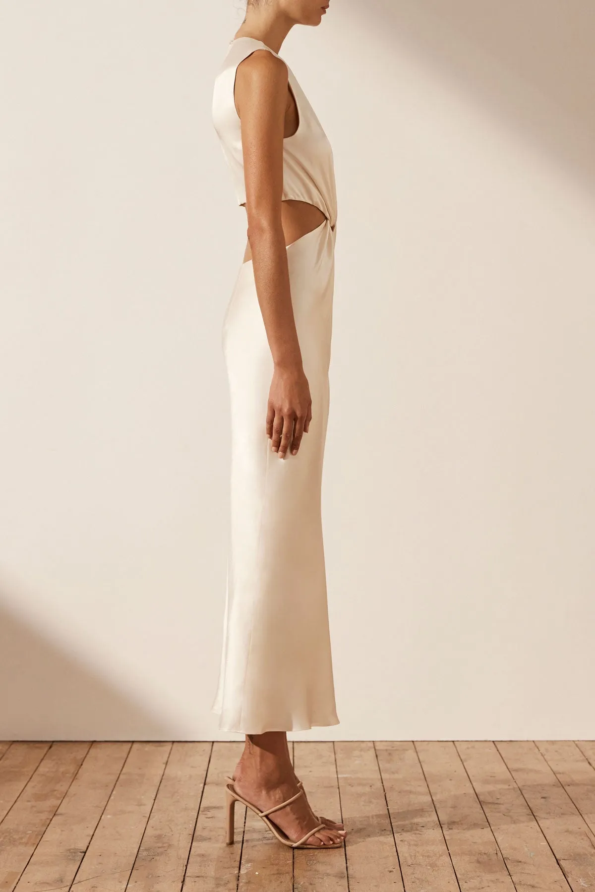LA LUNE TWIST FRONT SLEEVELESS MIDI DRESS - CREAM sold by Shona Joy product image thumbnail 3