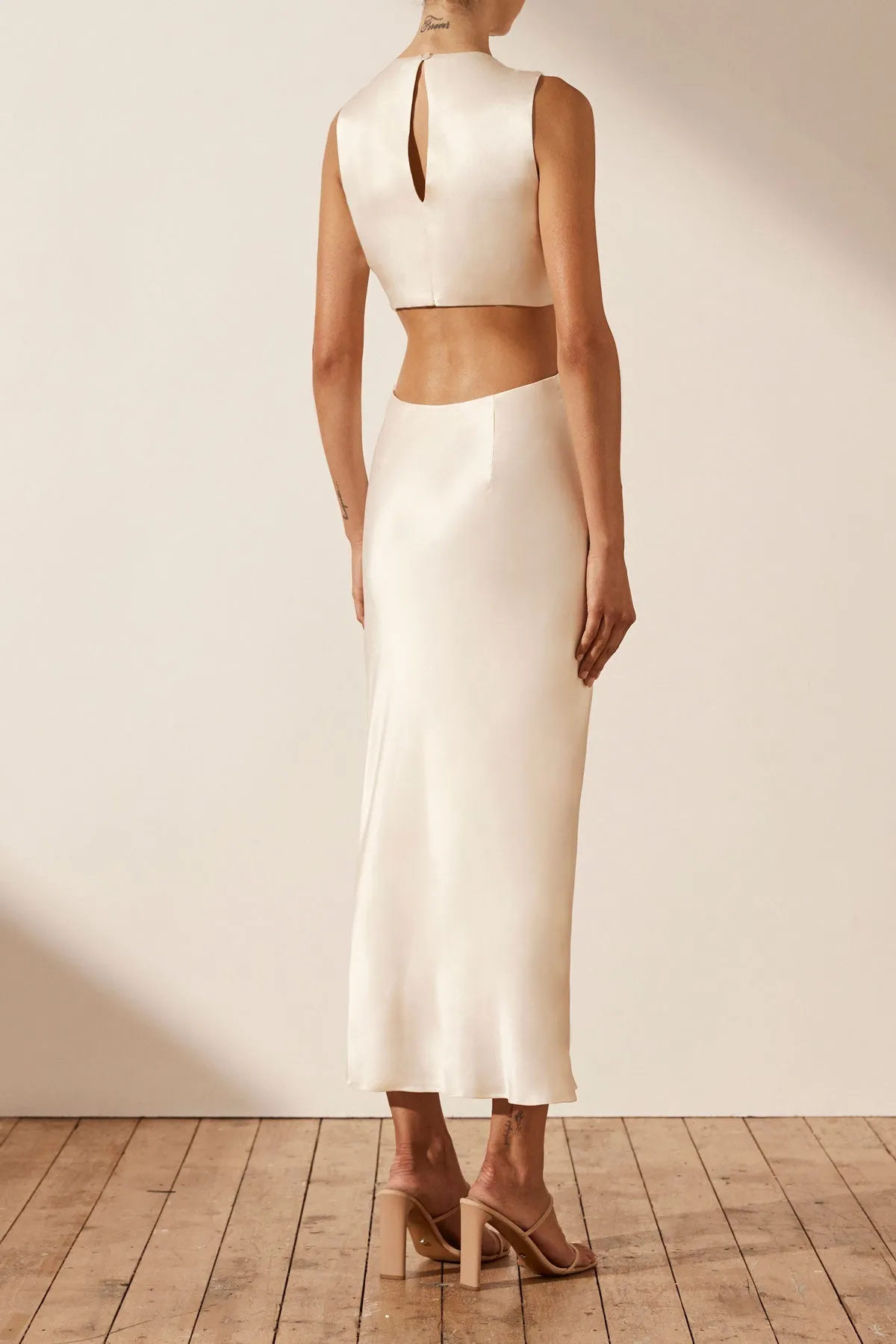 LA LUNE TWIST FRONT SLEEVELESS MIDI DRESS - CREAM sold by Shona Joy product image thumbnail 4
