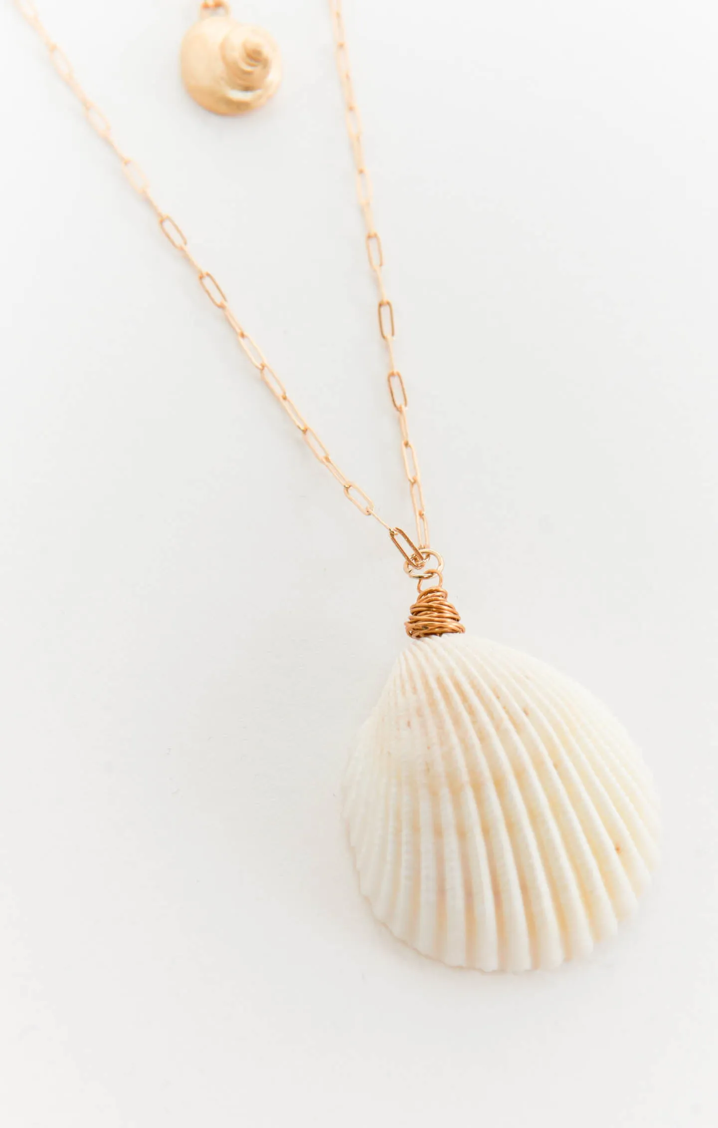 Shell Chain Necklace ~ Gold sold by Show Me Your MuMu product image thumbnail 4