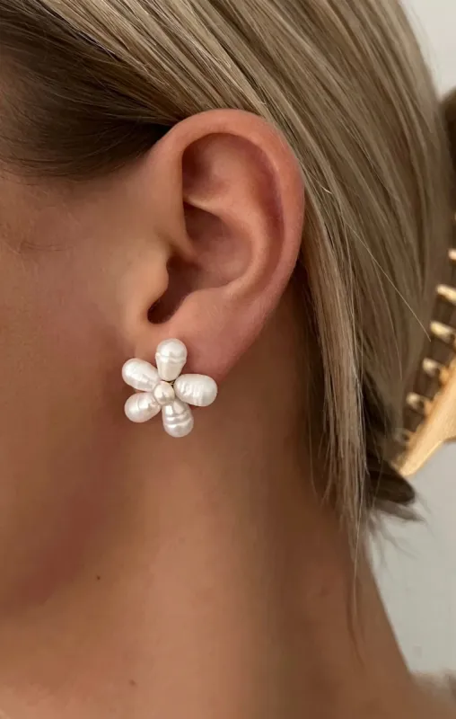 ALV Jewels Pearl Flower Stud Earrings ~ Freshwater Pearl sold by Show Me Your MuMu