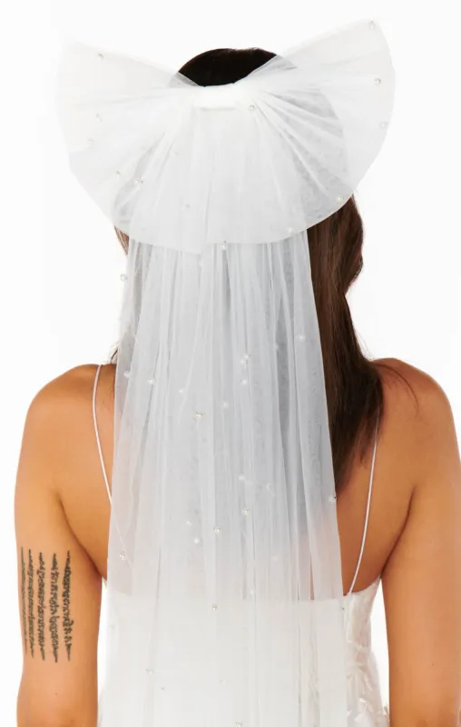 Pearl Bow Veil ~ White sold by Show Me Your MuMu