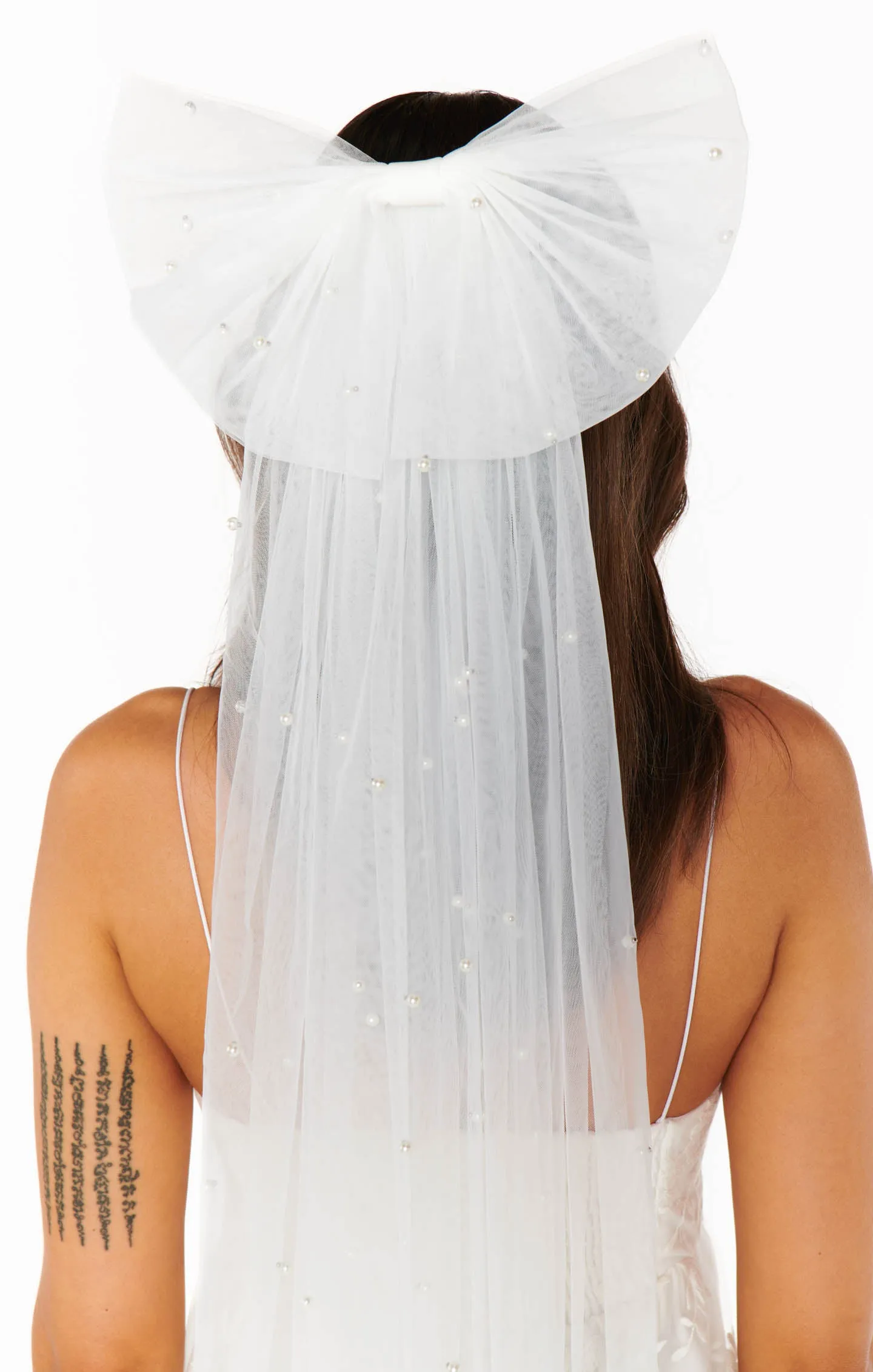 Pearl Bow Veil ~ White sold by Show Me Your MuMu