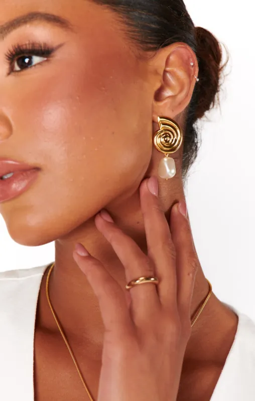 Faithy Jewels Sarah Shell Pearl Earrings  ~ Gold/Pearl sold by Show Me Your MuMu