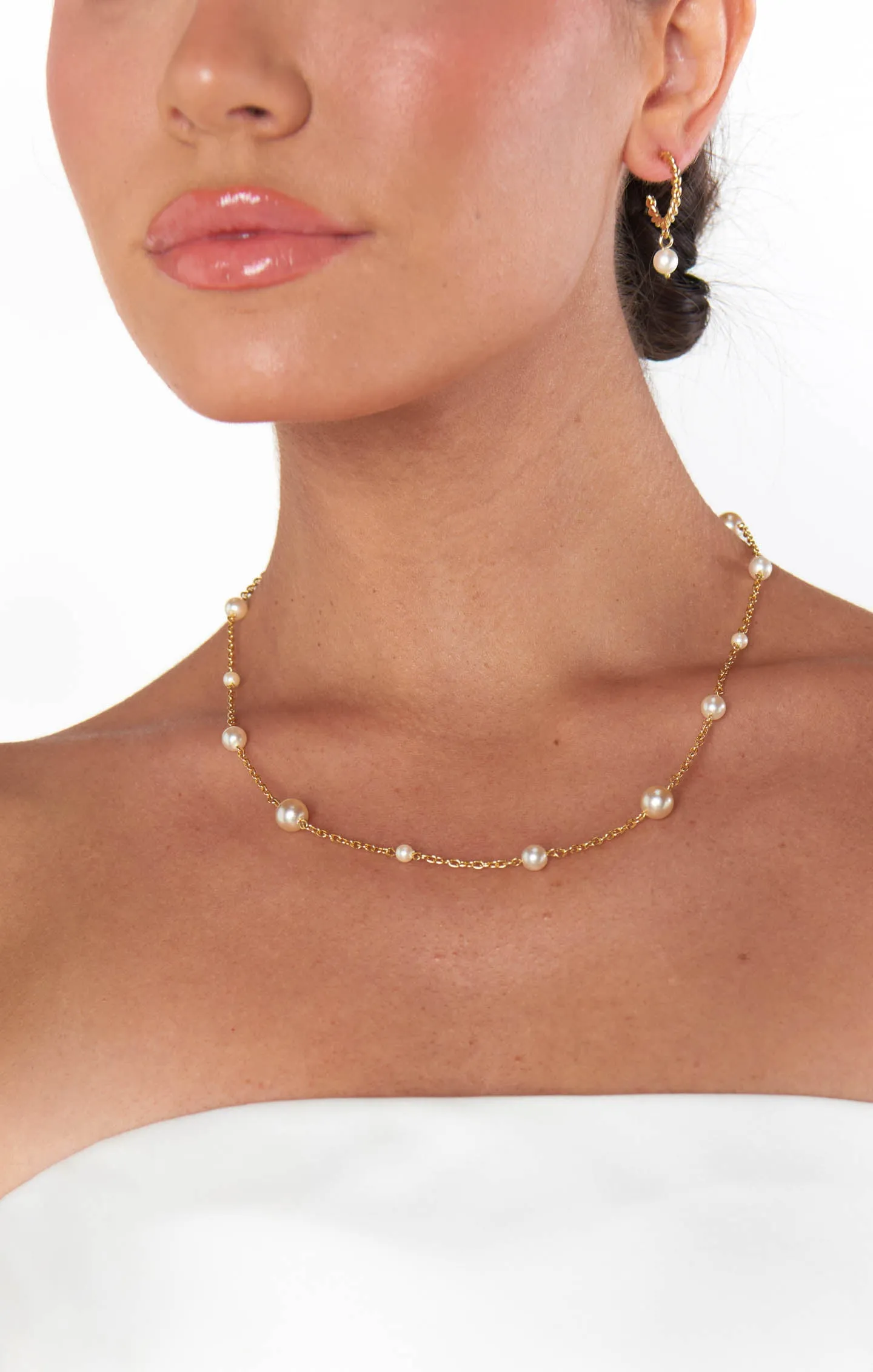 Faithy Jewels Katie Pearl Hoop ~ Gold/Pearl sold by Show Me Your MuMu product image thumbnail 5