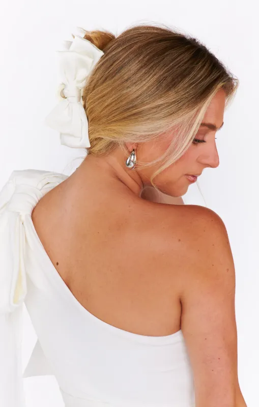 Bow Claw Clip ~ Ivory sold by Show Me Your MuMu