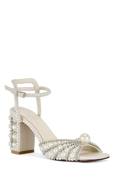 Azalea Wang Esteva Heel ~ White sold by Show Me Your MuMu