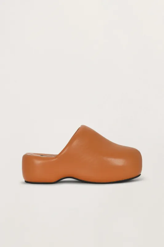 Bubble Clog in Caramel sold by Simon Miller