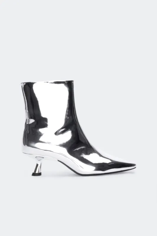 Chrome Kuki Boot in Silver made by Simon Miller