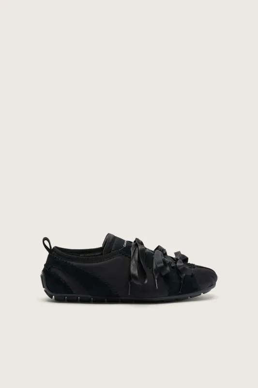 Ballerina Grip Trainer sold by Simone Rocha