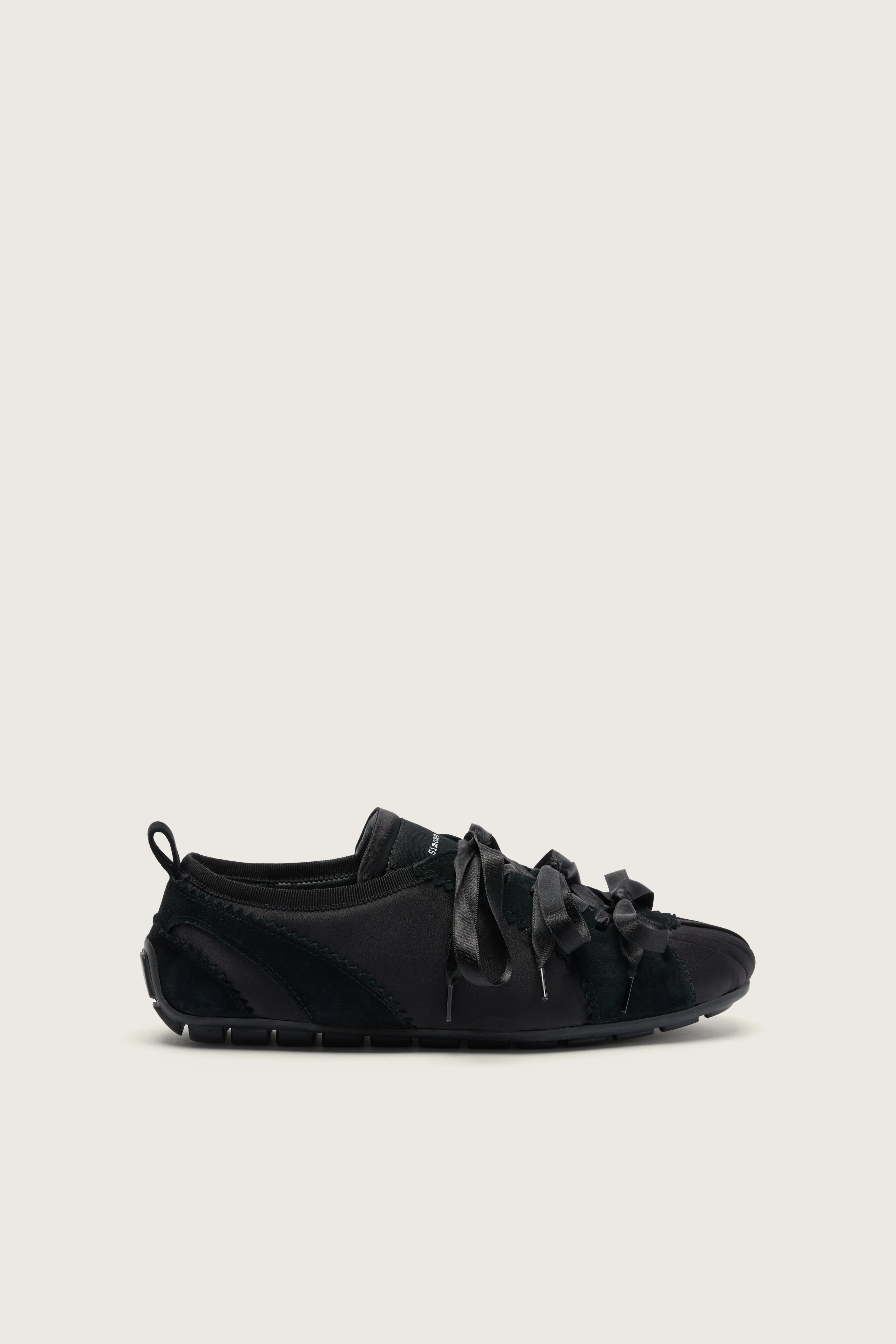 Ballerina Grip Trainer sold by Simone Rocha