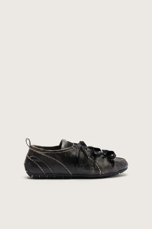 Ballerina Grip Trainer sold by Simone Rocha