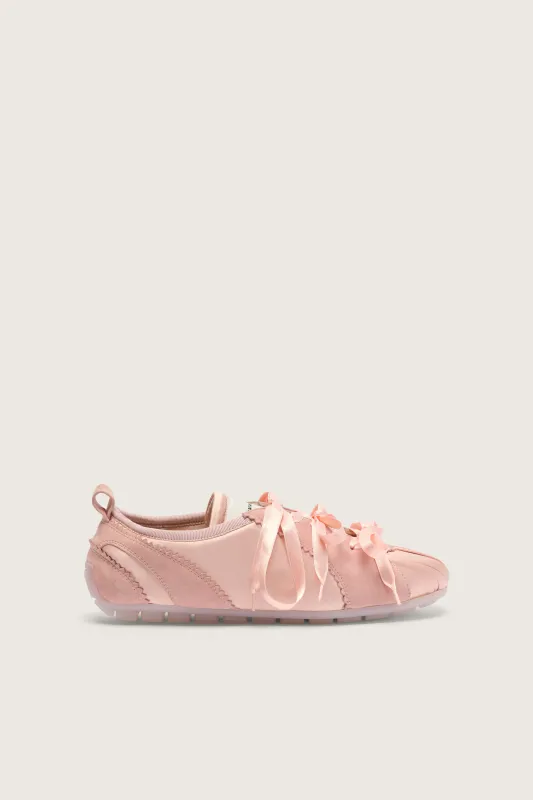 Ballerina Grip Trainer sold by Simone Rocha