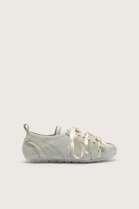 Ballerina Grip Trainer sold by Simone Rocha