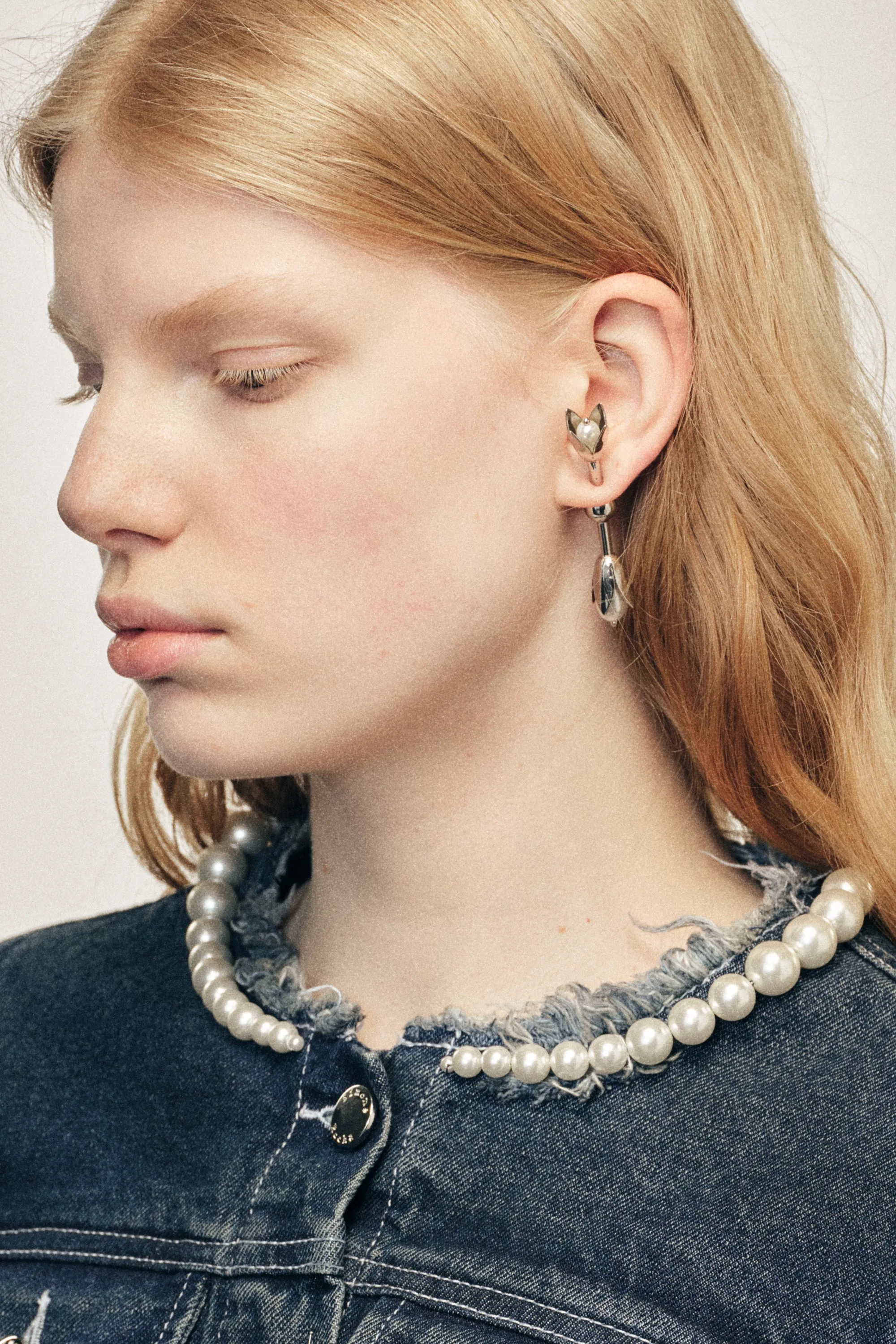 Double Ended Encased Pearl Flower Earring sold by Simone Rocha product image thumbnail 2