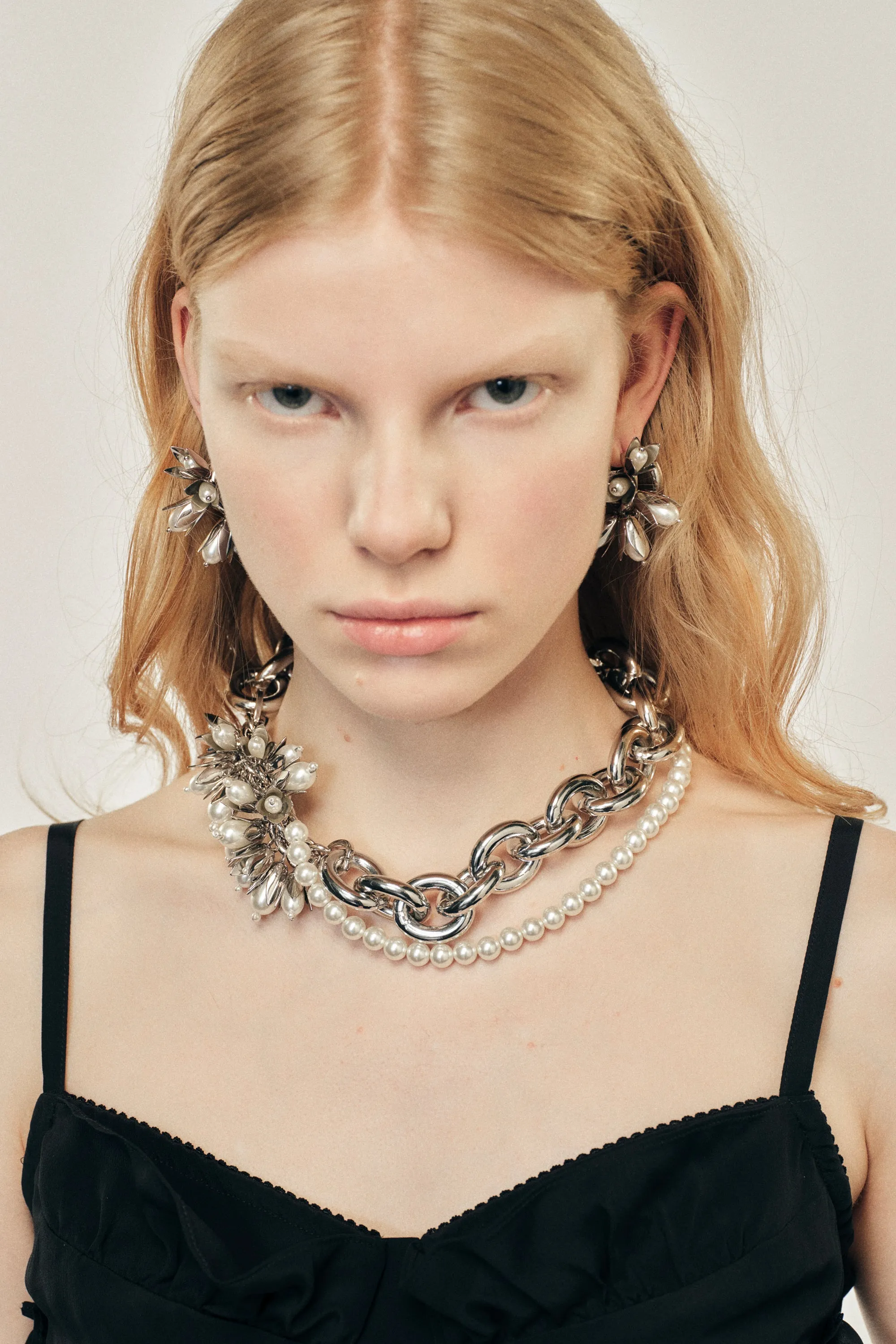 Encased Pearl Flower Cluster Chain Necklace sold by Simone Rocha product image thumbnail 3