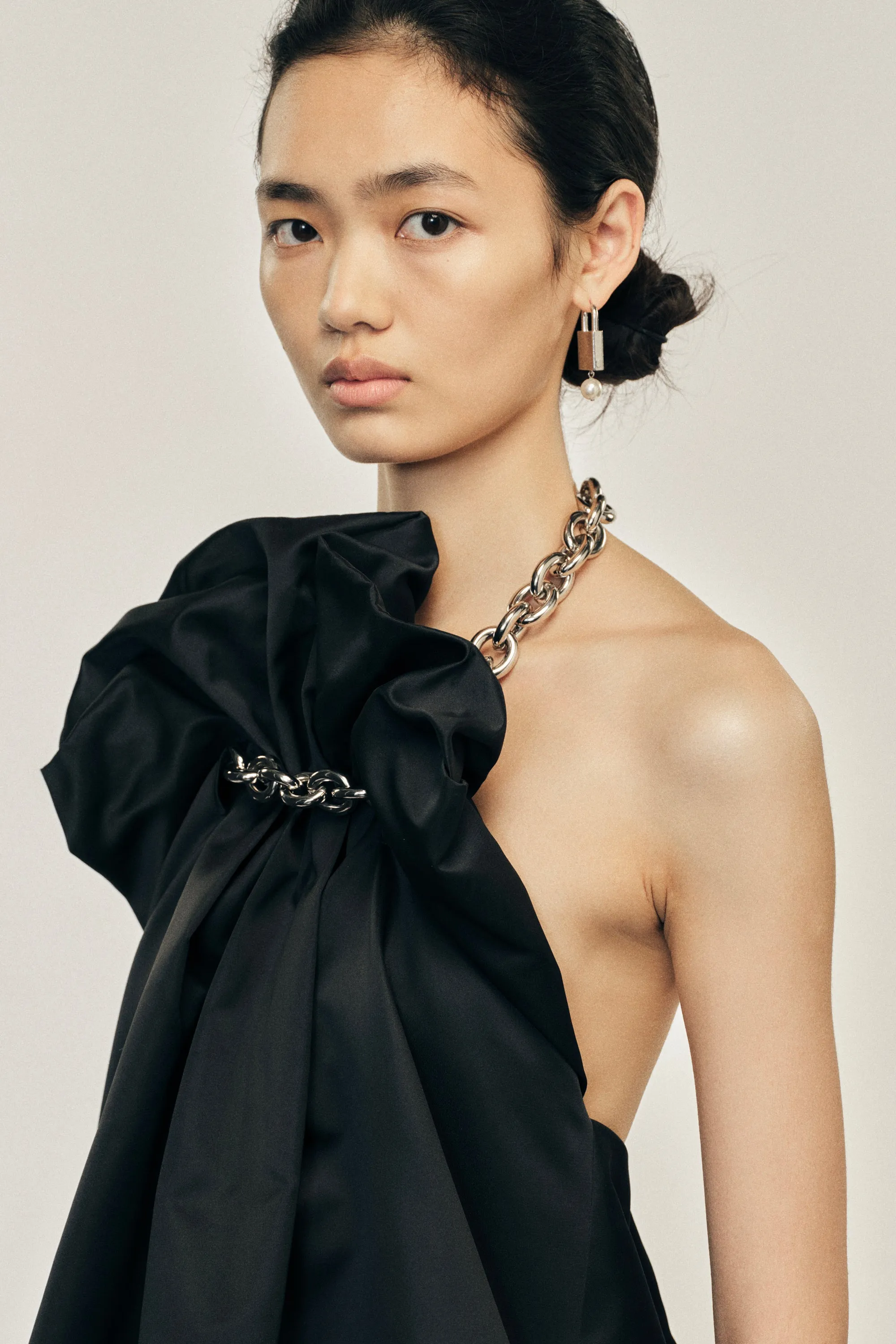 Ruched Duchess Chain Balloon Dress sold by Simone Rocha product image thumbnail 3