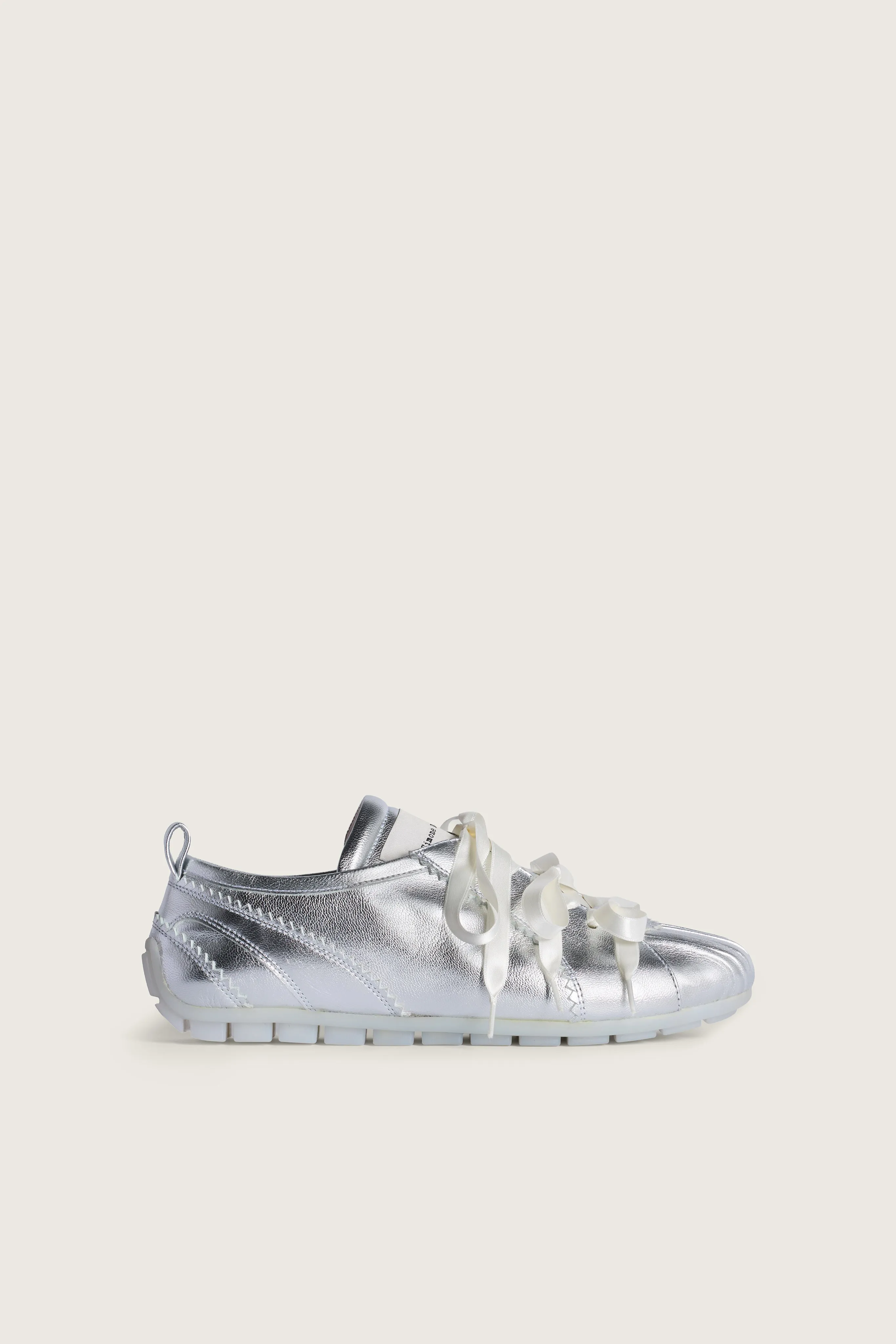 Ballerina Grip Trainer sold by Simone Rocha
