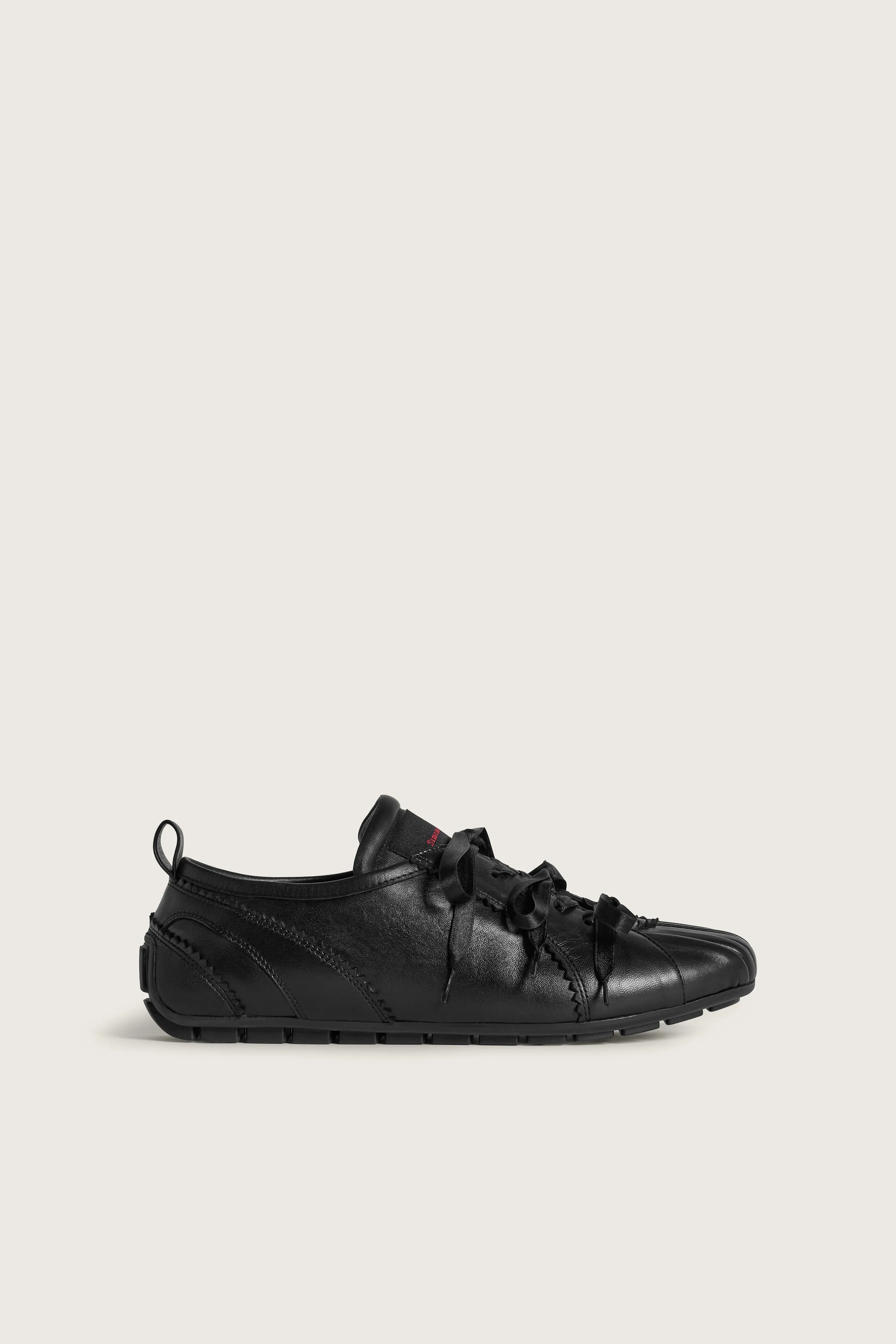 Ballerina Grip Trainer sold by Simone Rocha