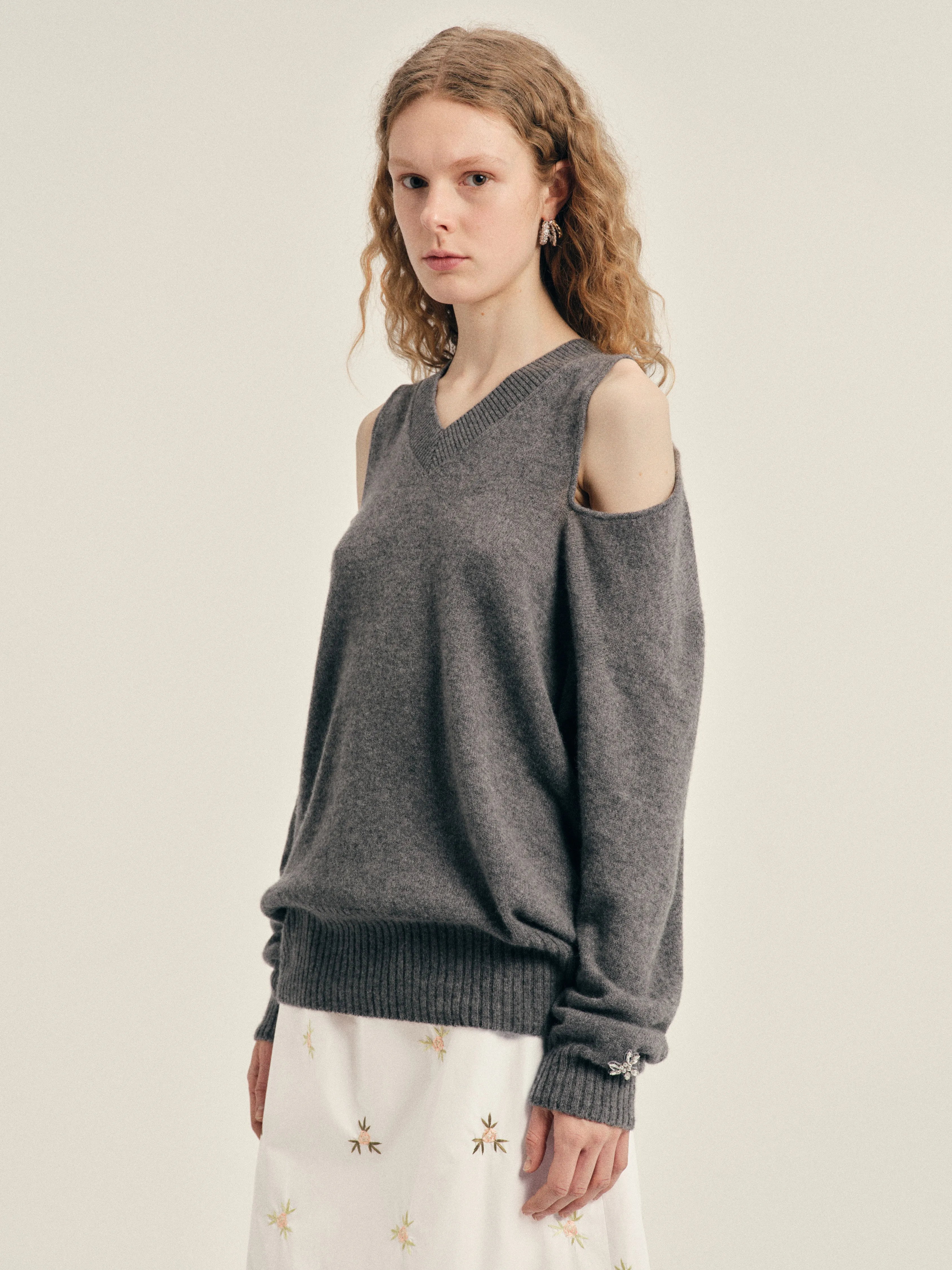 Embellished Relaxed Cashmere Slash V-Neck Jumper sold by Simone Rocha product image thumbnail 4
