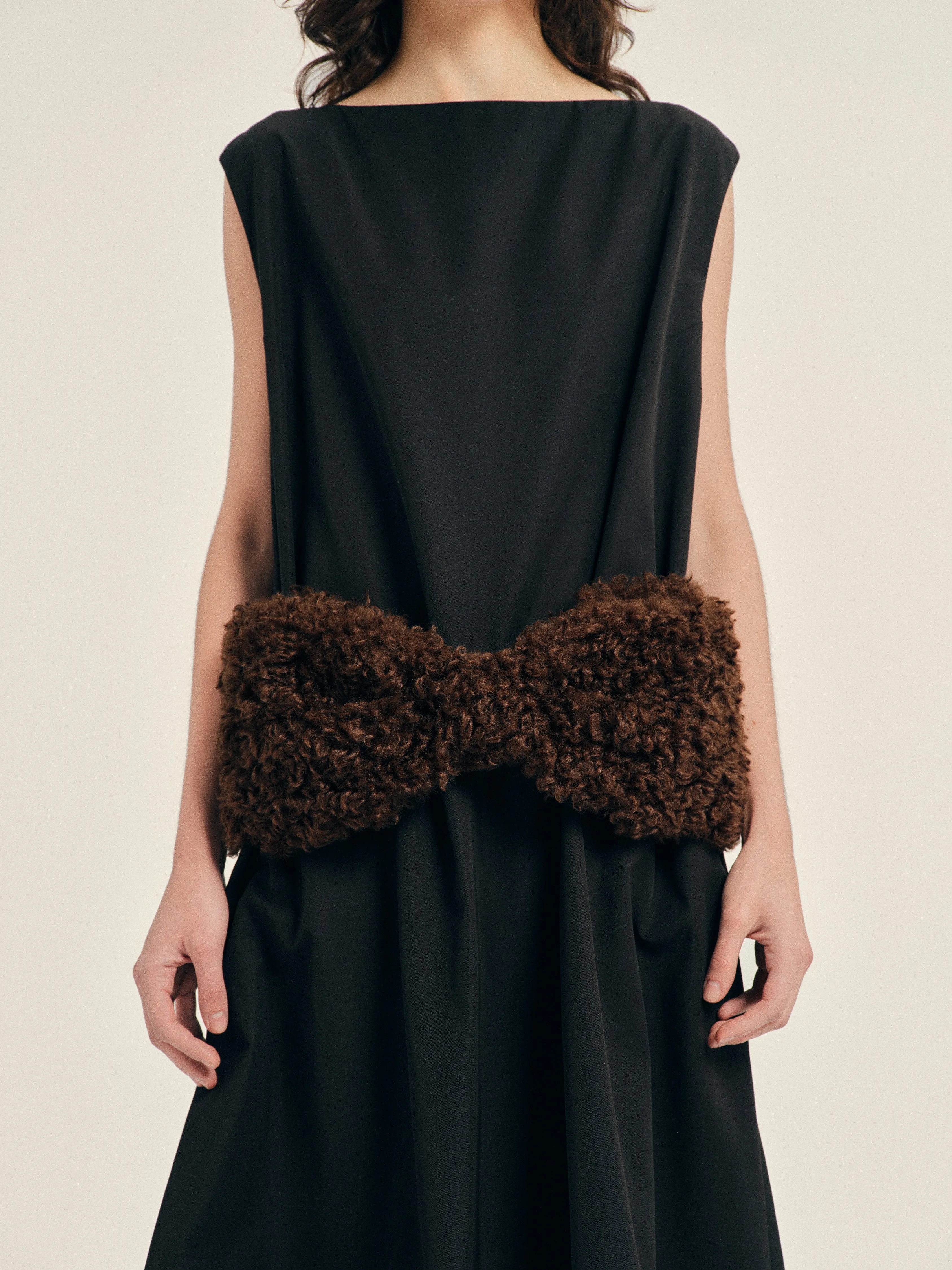 Boxy Peplum Faux Fur Bow Detail Dress sold by Simone Rocha product image thumbnail 4
