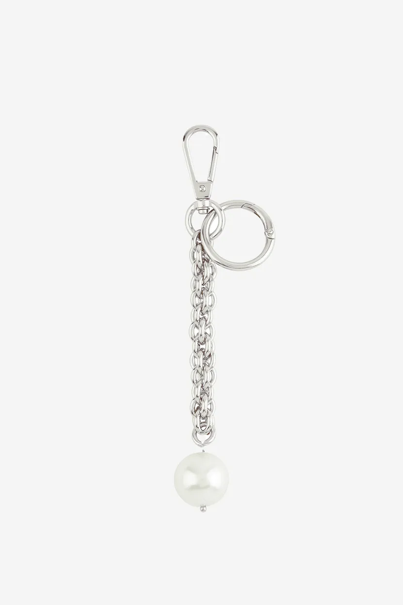 Pearl Key Chain sold by Simone Rocha