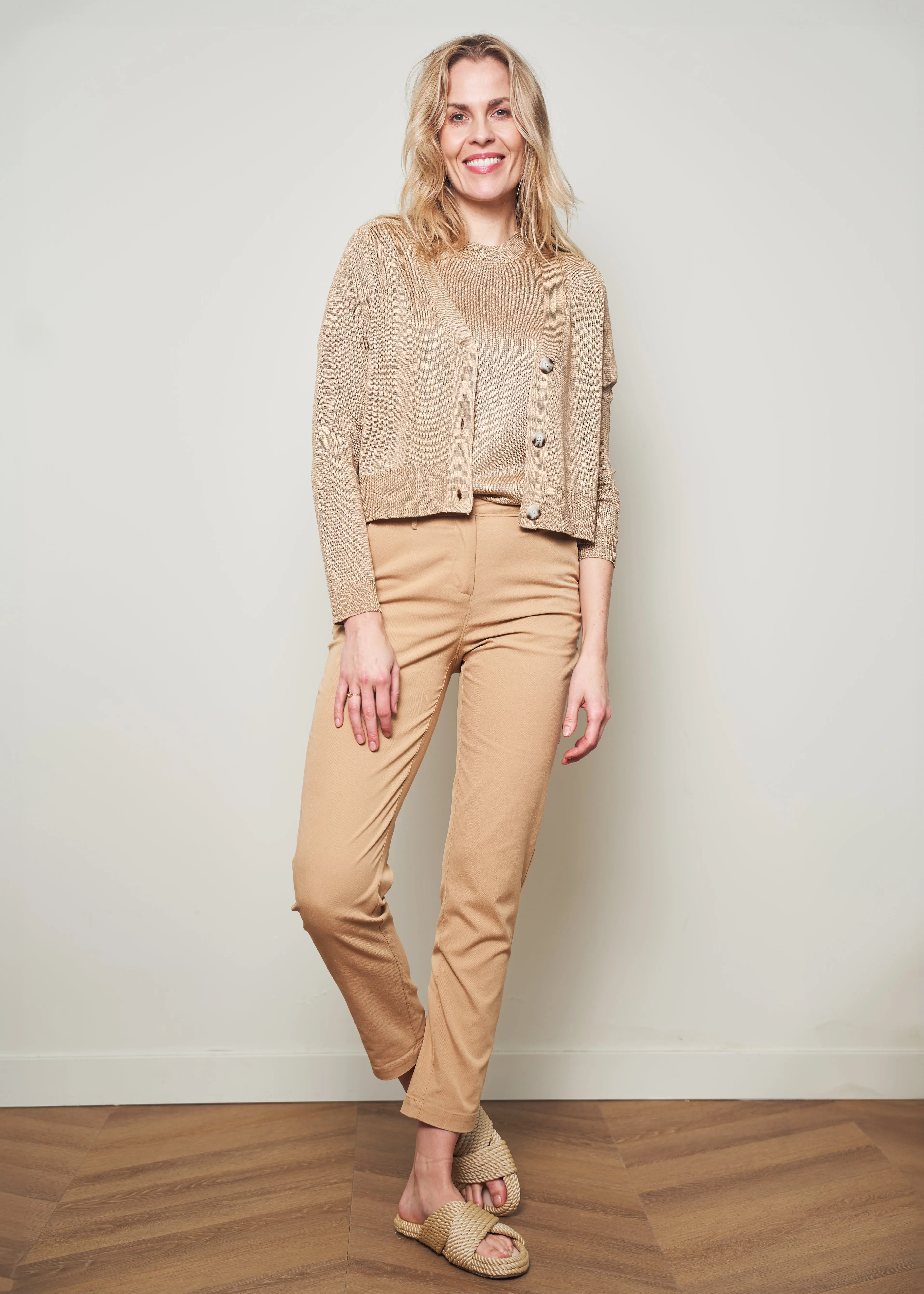 Naveen Top Lux Irish Cream sold by Simple product image thumbnail 2