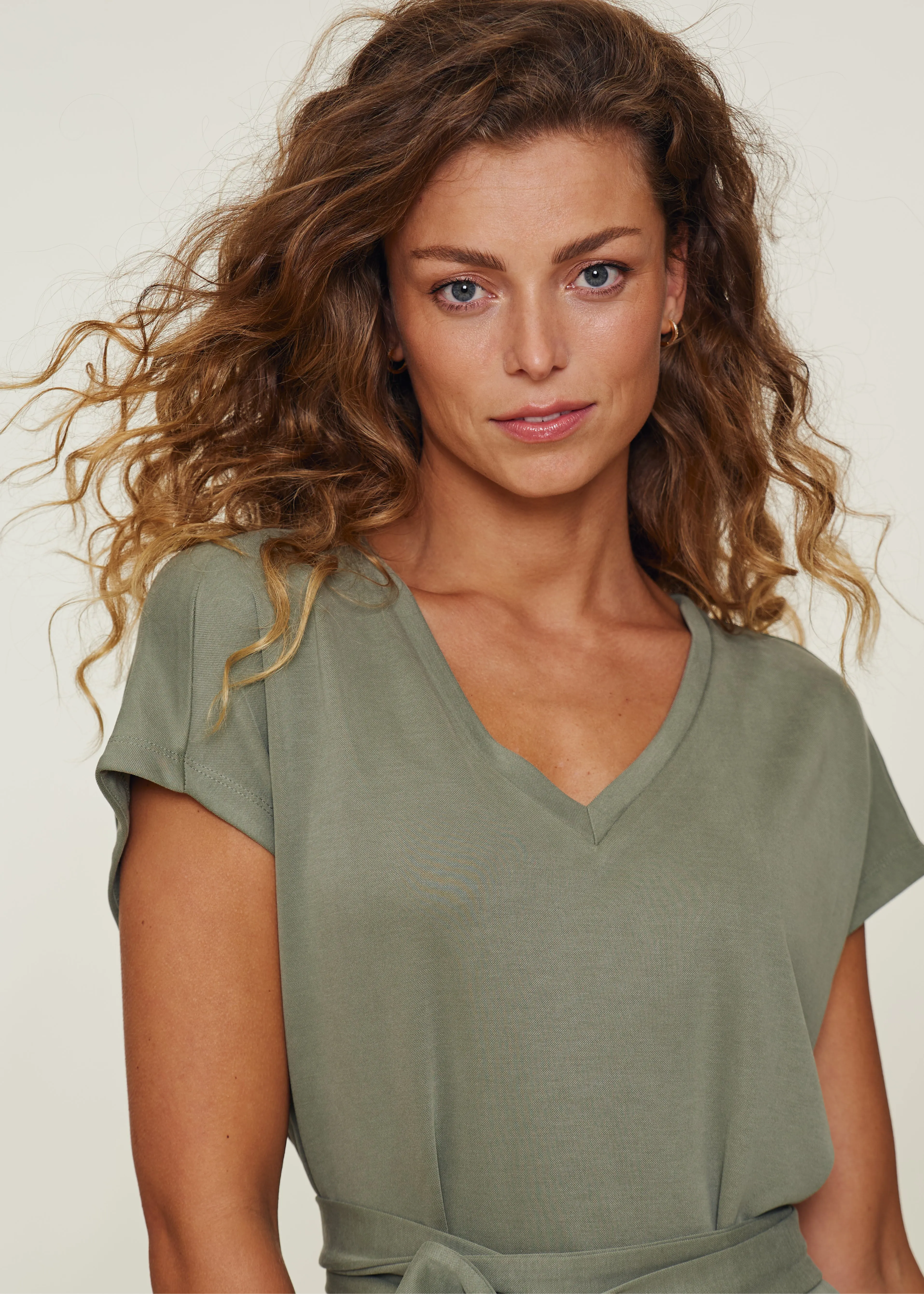 Paulina Jurk Khaki James sold by Simple product image thumbnail 3