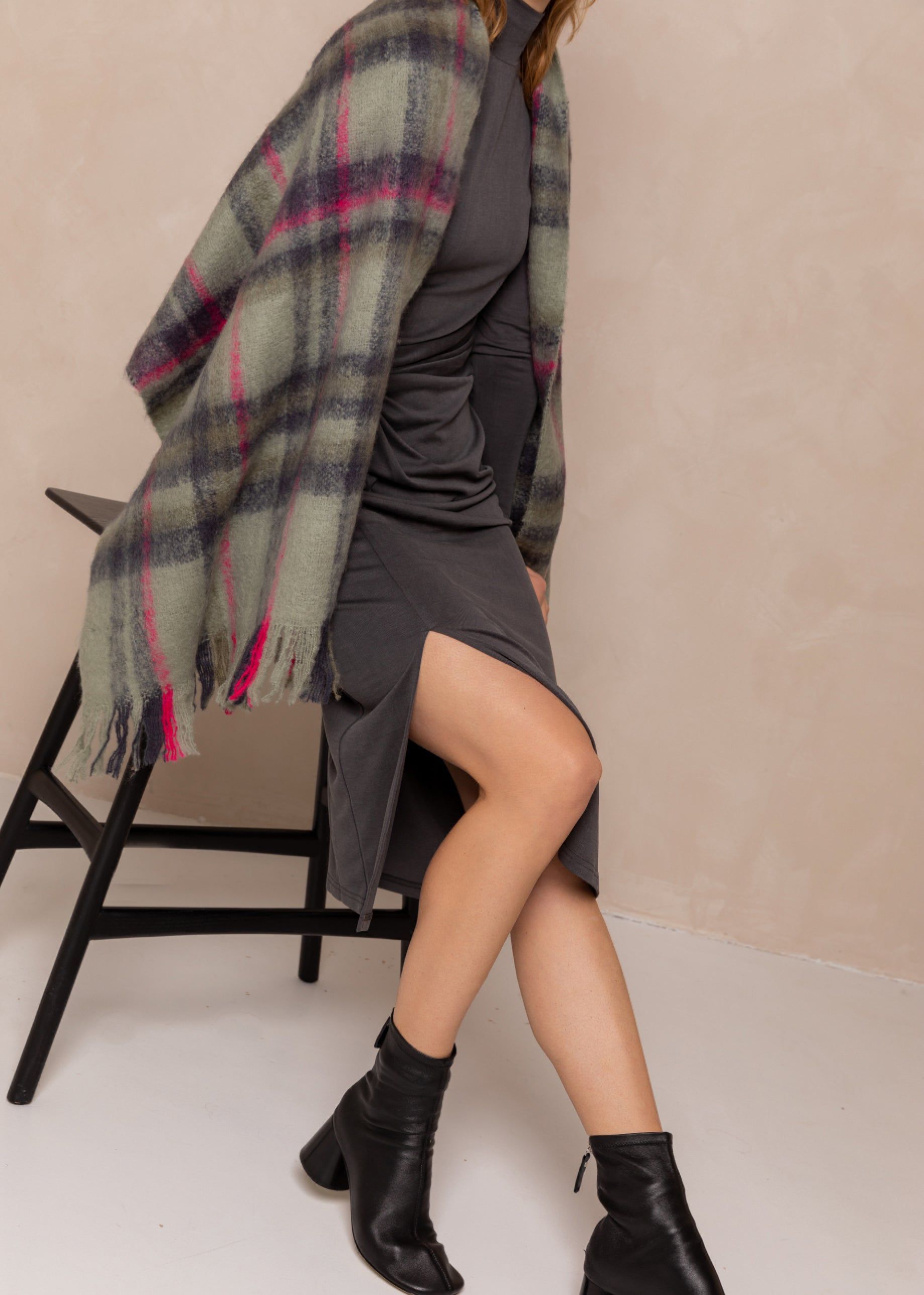 Senna Jurk Grijs sold by Simple product image thumbnail 5