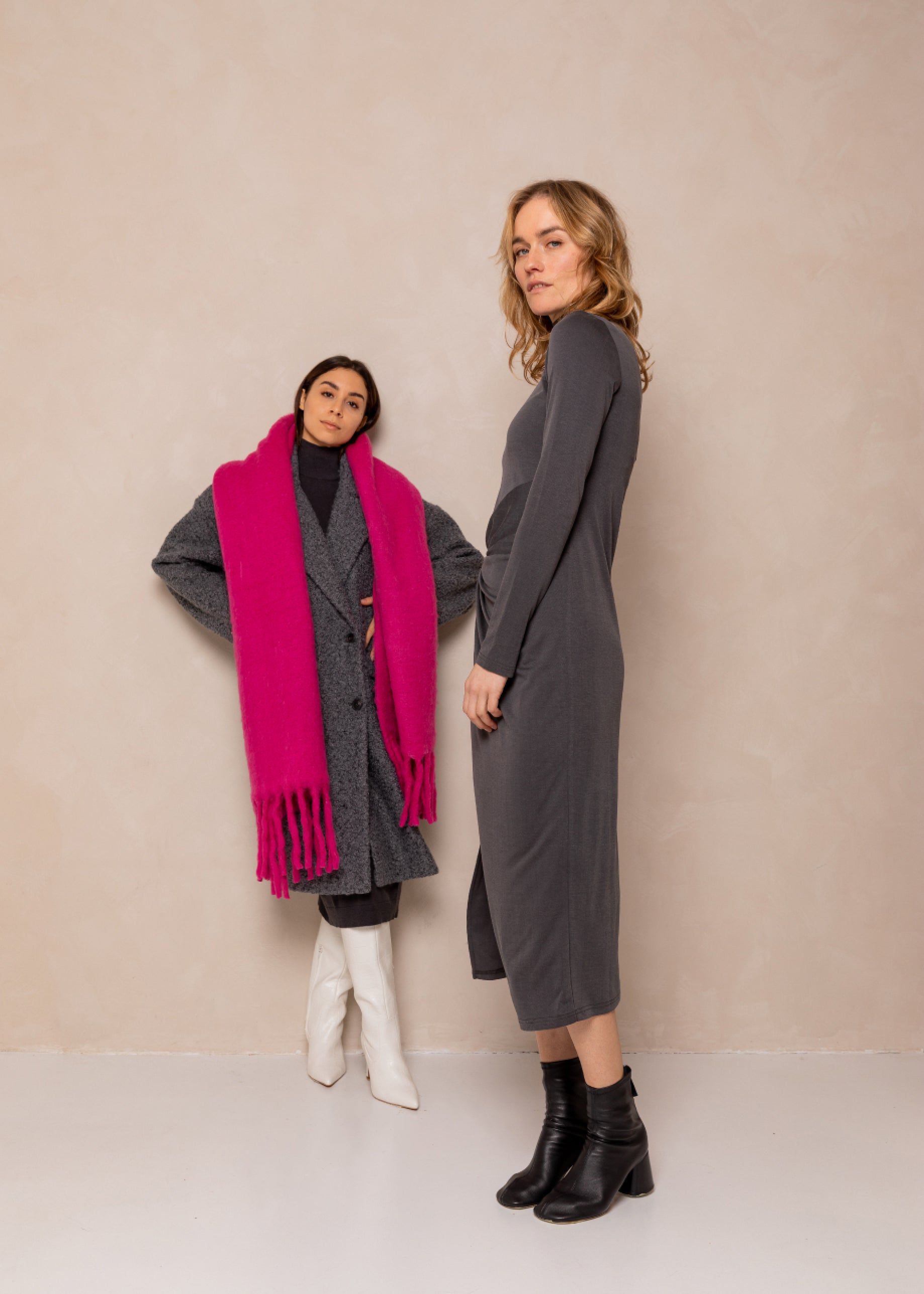 Senna Jurk Grijs sold by Simple product image thumbnail 3