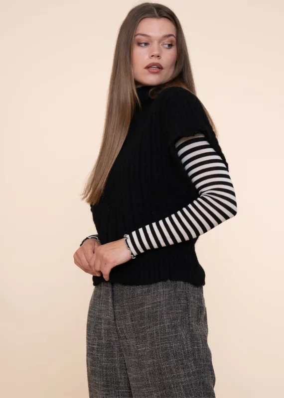 Tal Top Striped Black/White sold by Simple