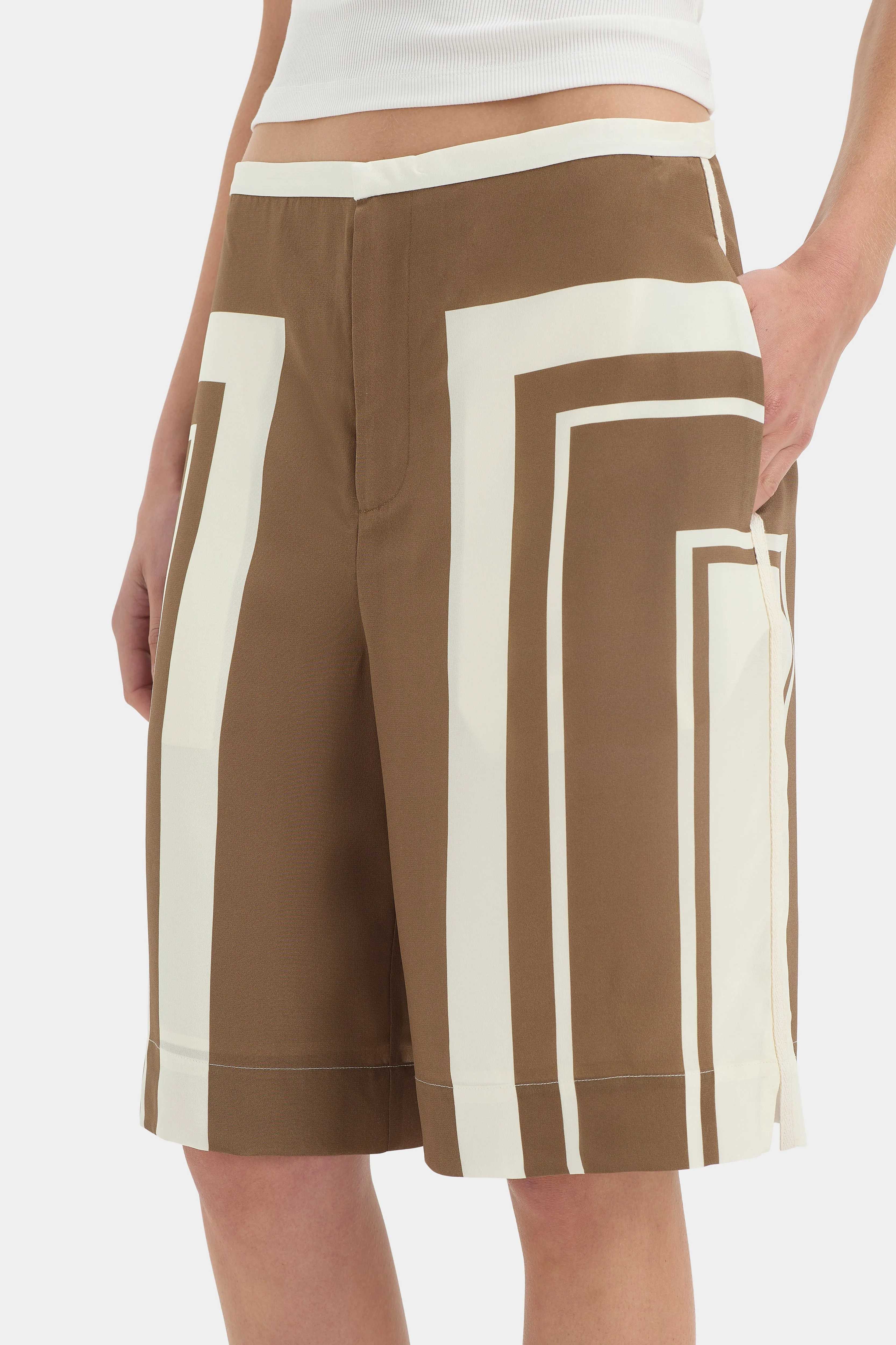 Almara Short sold by SIR the label product image thumbnail 5