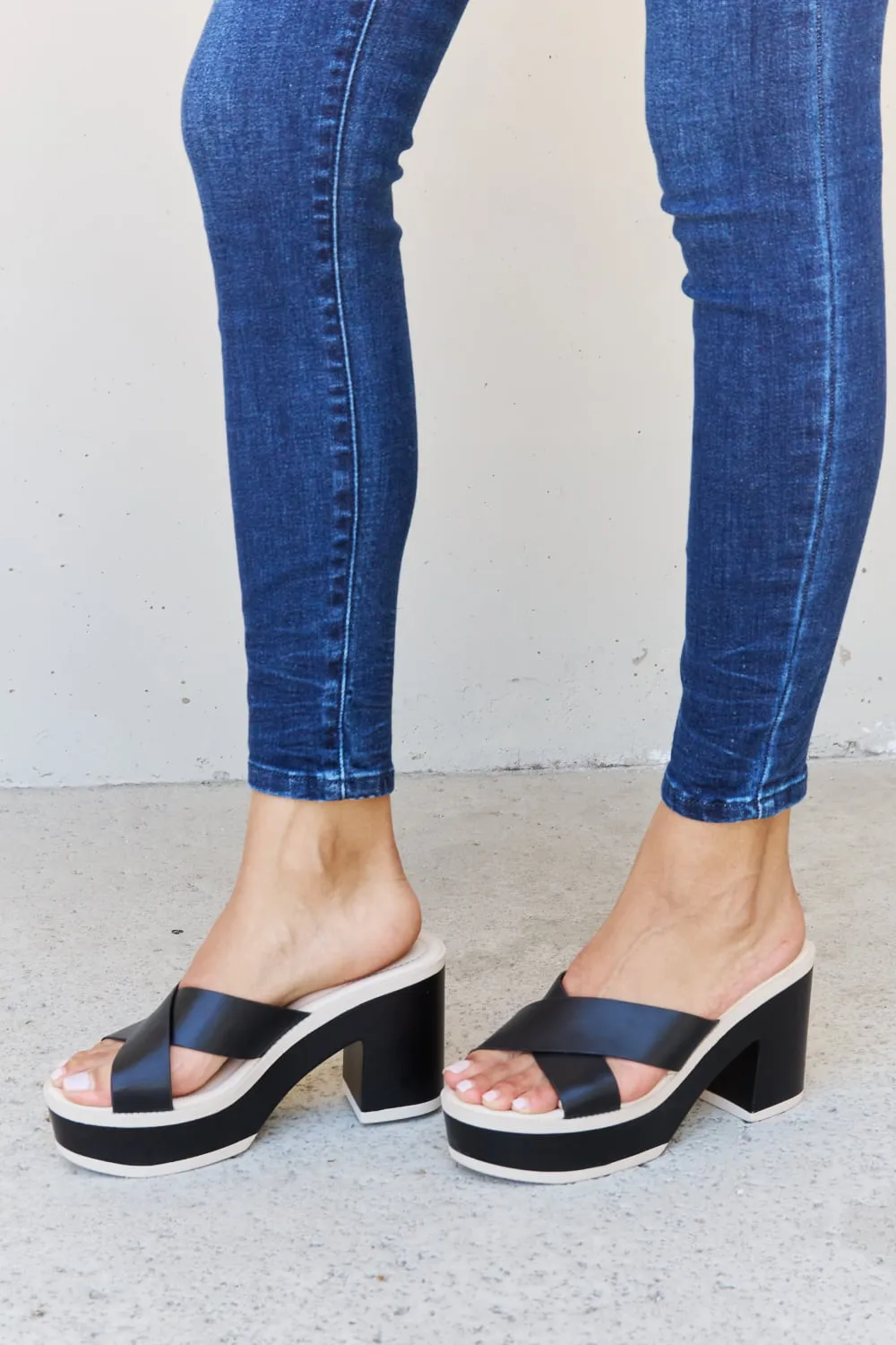 Contrast Platform Sandals in Black sold by Skemo product image thumbnail 4