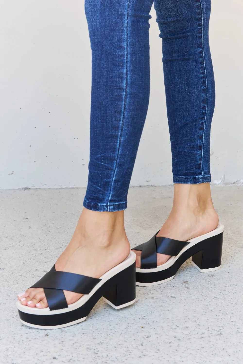Contrast Platform Sandals in Black sold by Skemo product image thumbnail 3