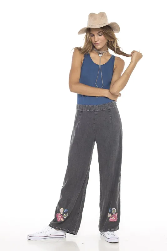 Jean Basic Long Pants sold by Skemo