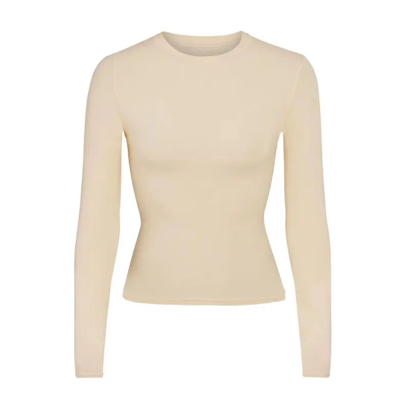 FITS EVERYBODY LONG SLEEVE T-SHIRT | SAND sold by SKIMS