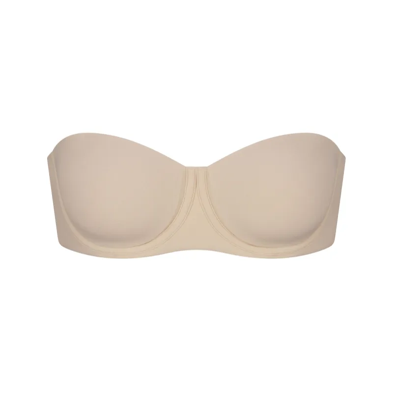 FITS EVERYBODY STRAPLESS BRA | SAND made by SKIMS