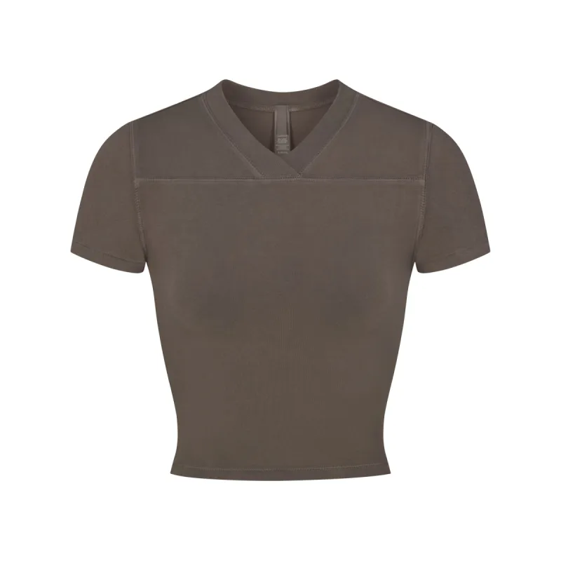 NEW VINTAGE SPORT CROPPED V NECK T-SHIRT | GREY CHALK sold by SKIMS
