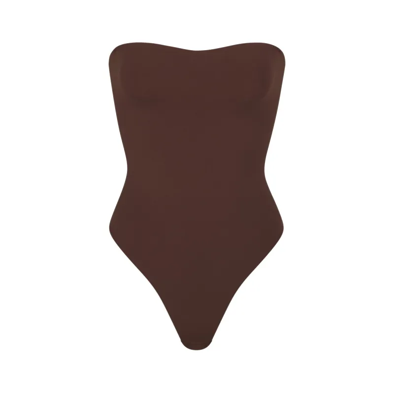 FITS EVERYBODY STRAPLESS BODYSUIT | COCOA made by SKIMS