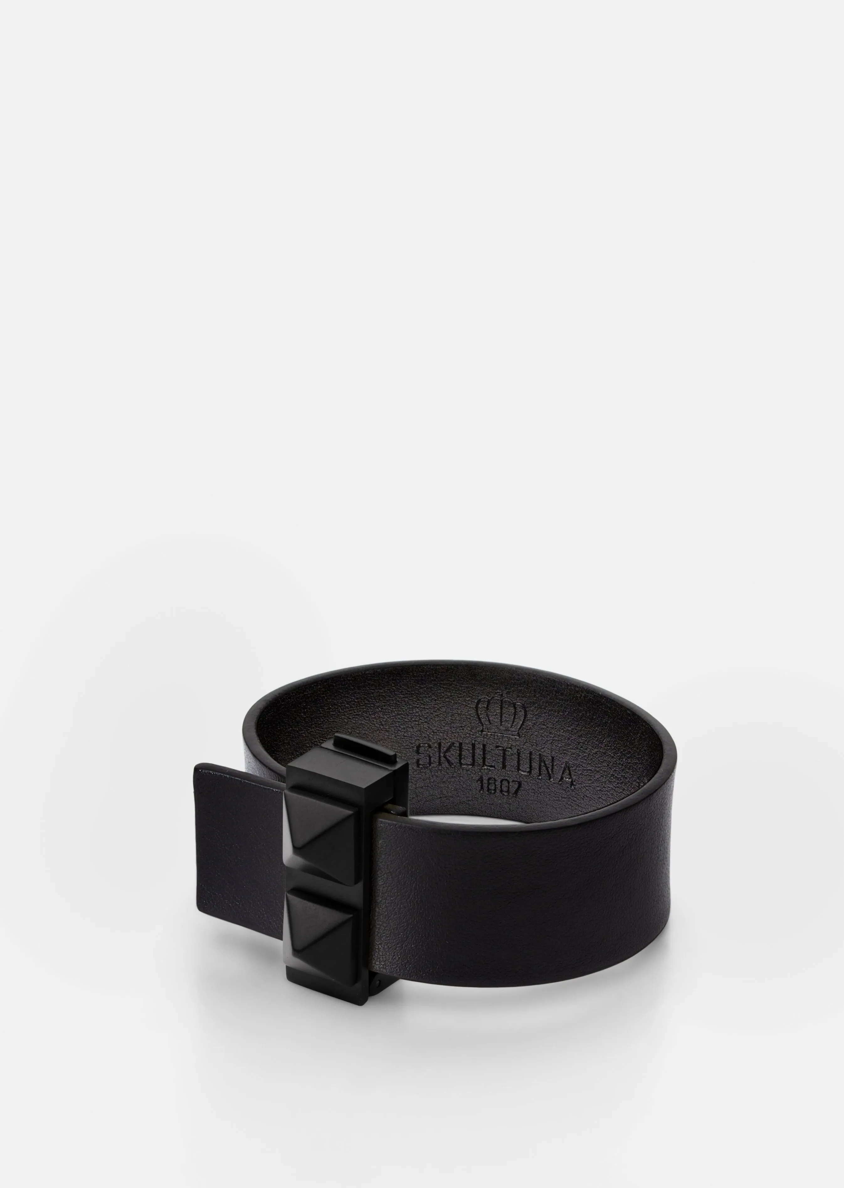 Clasp Rivets Bracelet Thin - Black sold by Skultuna product image thumbnail 3