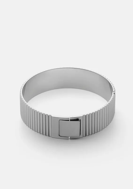 Ribbed Clasp Bangle made by Skultuna