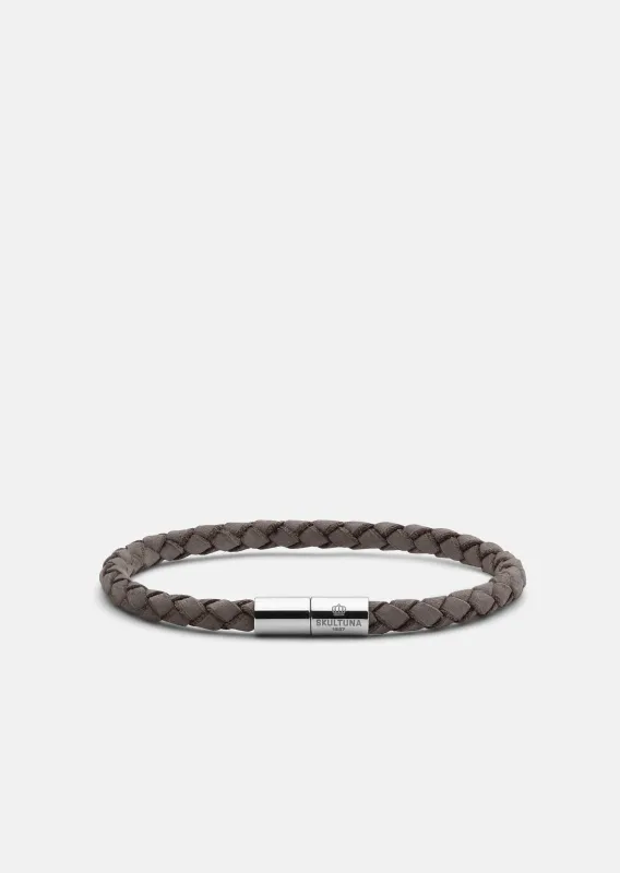 Suede Bracelet – Grey / One Row sold by Skultuna