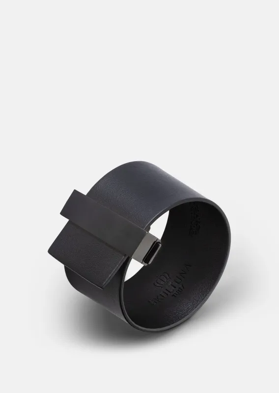 Clasp Bracelet - Black made by Skultuna