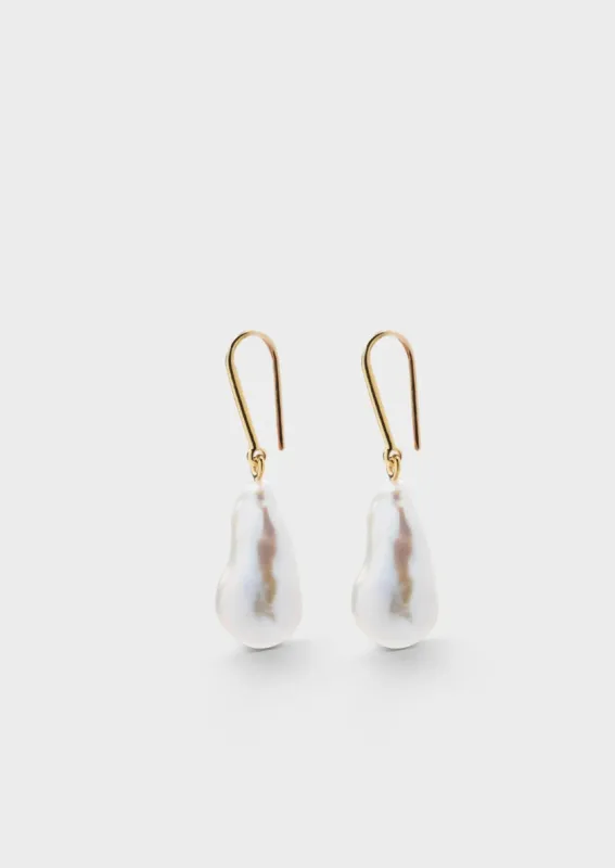 Perle Nuit Baroque Earrings - Gold Vermeil made by Skultuna