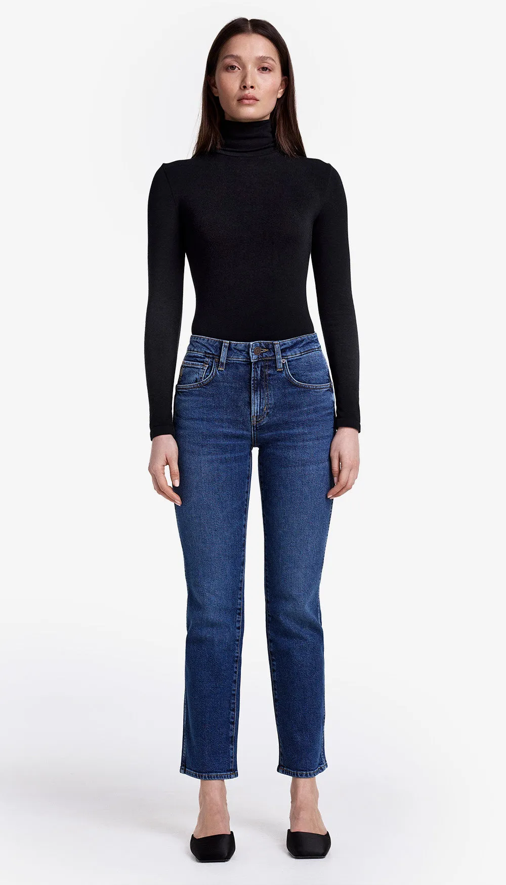 Wren Stretch Mid Rise Crop Straight Jean sold by Smythe