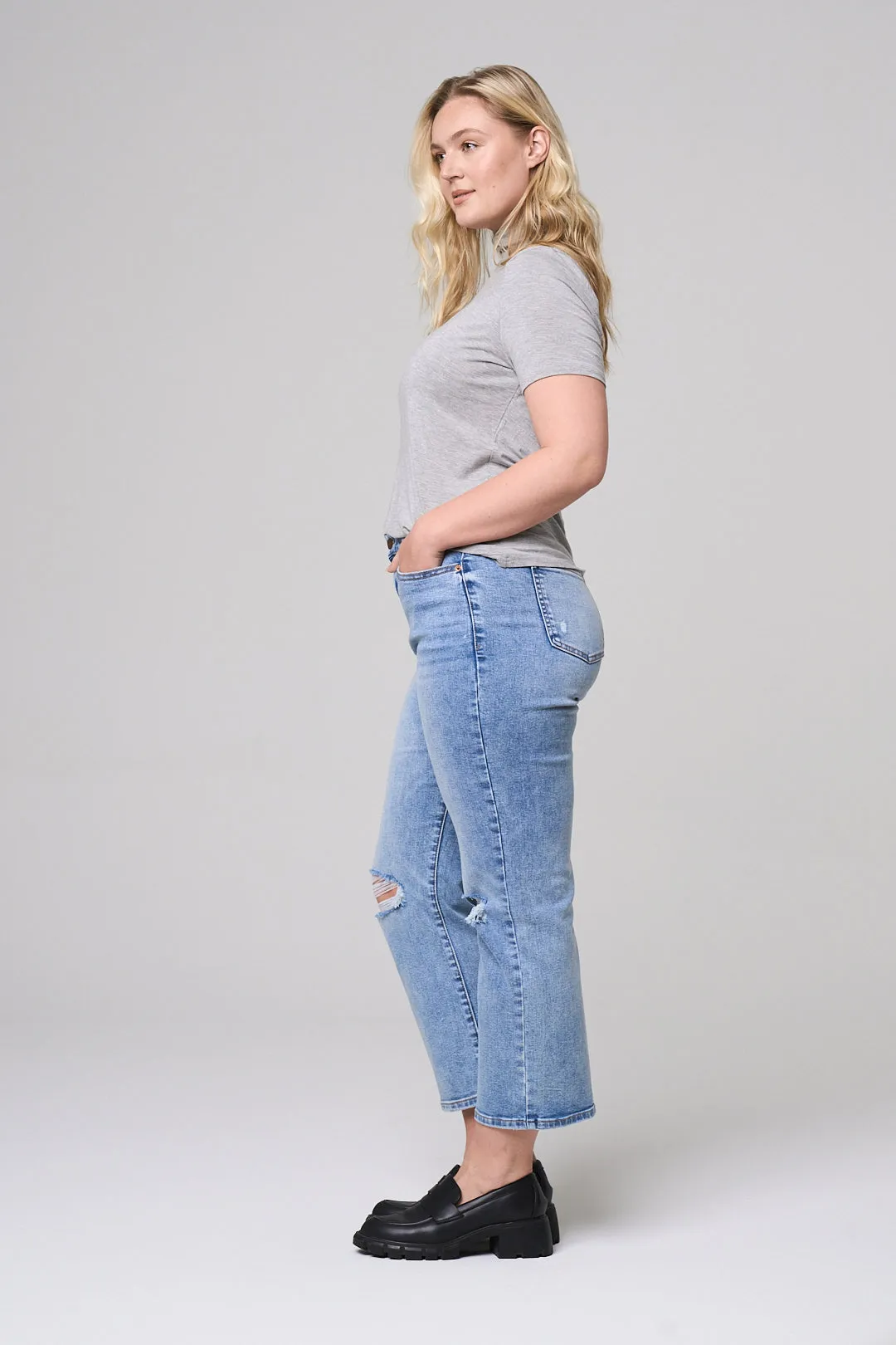 HIGH RISE CROPPED STRAIGHT JEANS - PLUS sold by Sneak Peek product image thumbnail 5