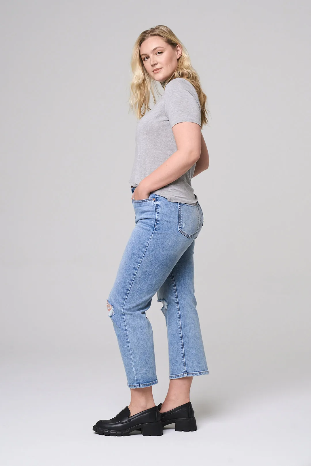 HIGH RISE CROPPED STRAIGHT JEANS - PLUS sold by Sneak Peek product image thumbnail 2