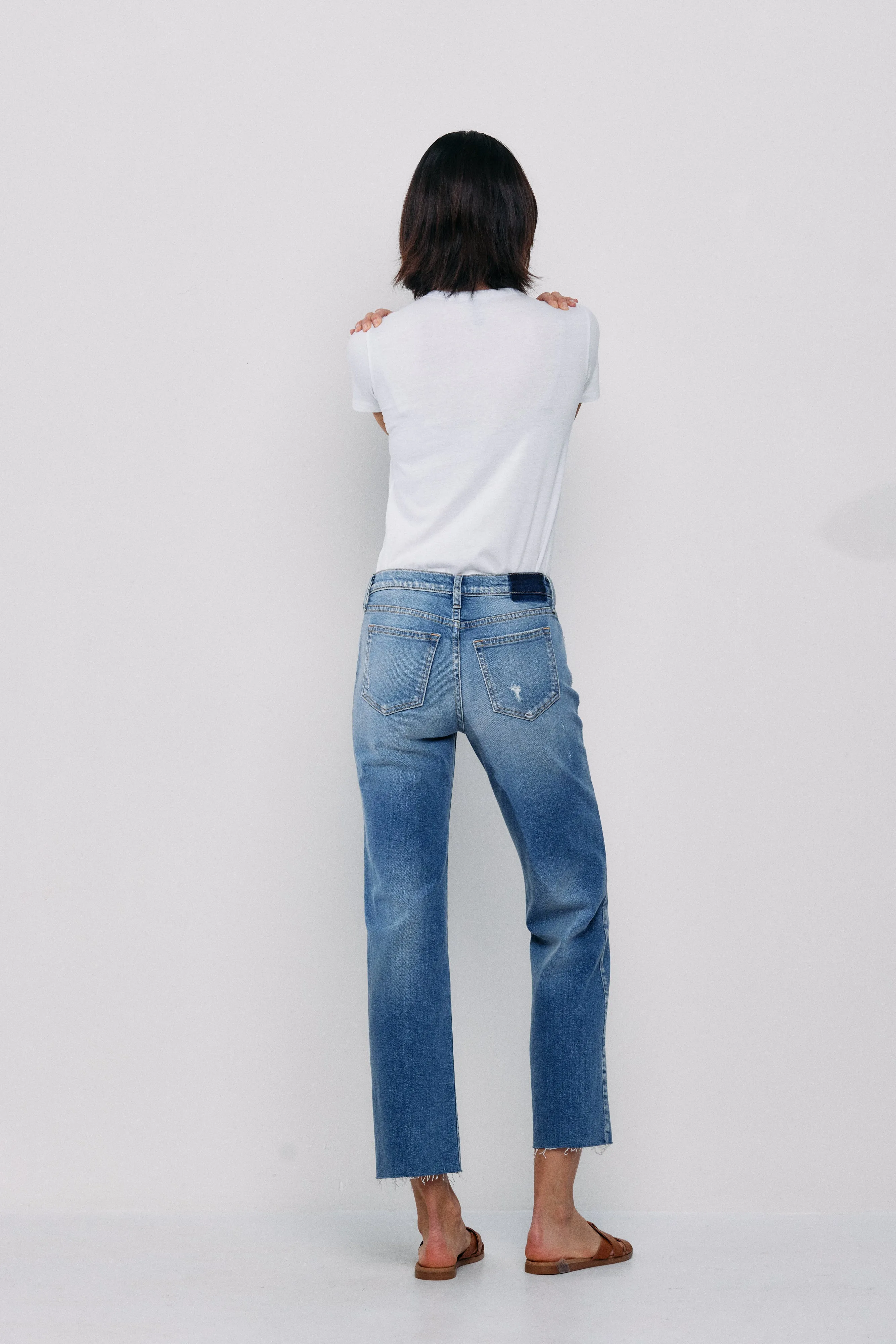 MID RISE CROPPED KNEE SLIT STRAIGHT JEANS - MEDIUM LIGHT sold by Sneak Peek product image thumbnail 4