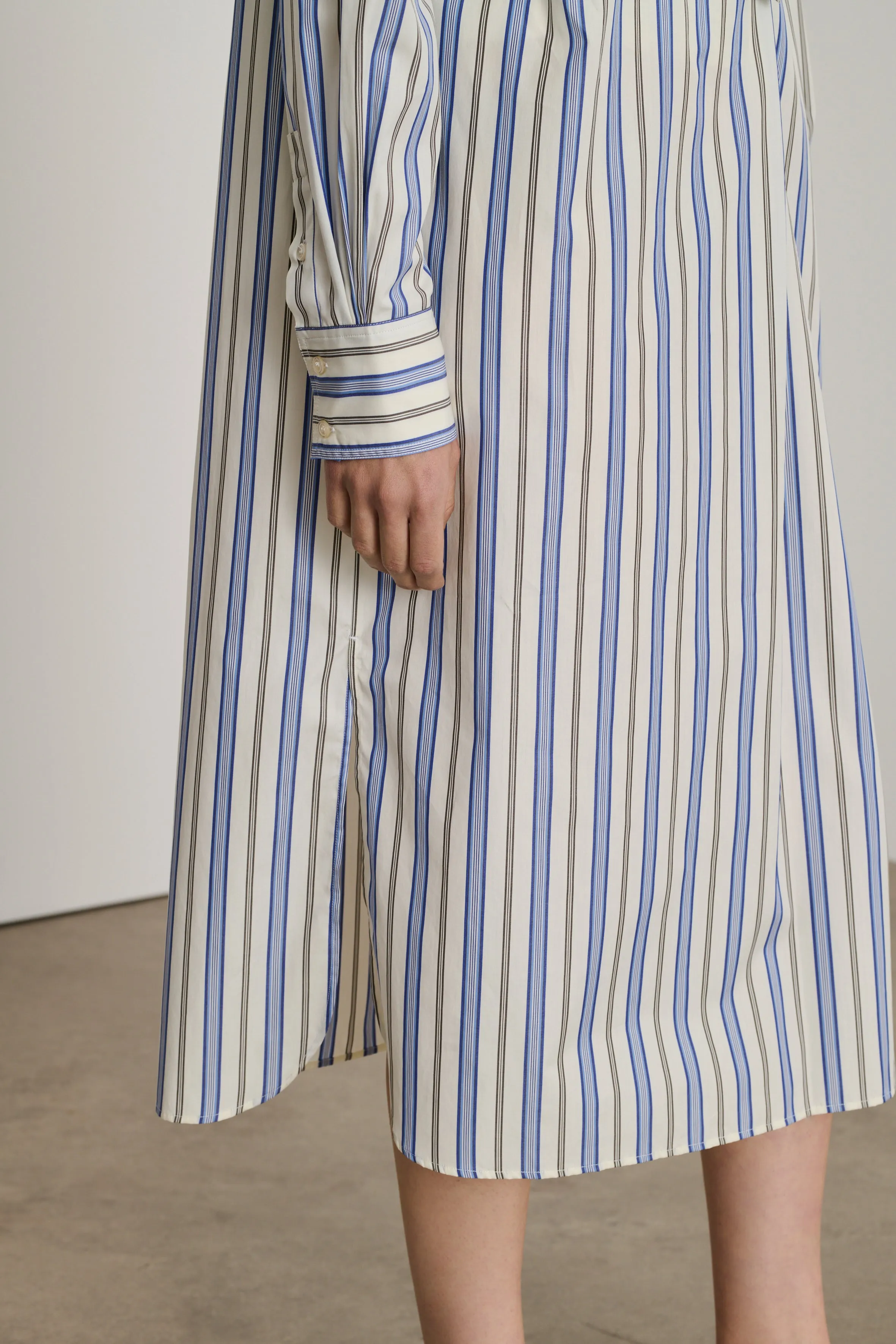 ROBE DOLORES BLEUE sold by soeur product image thumbnail 4