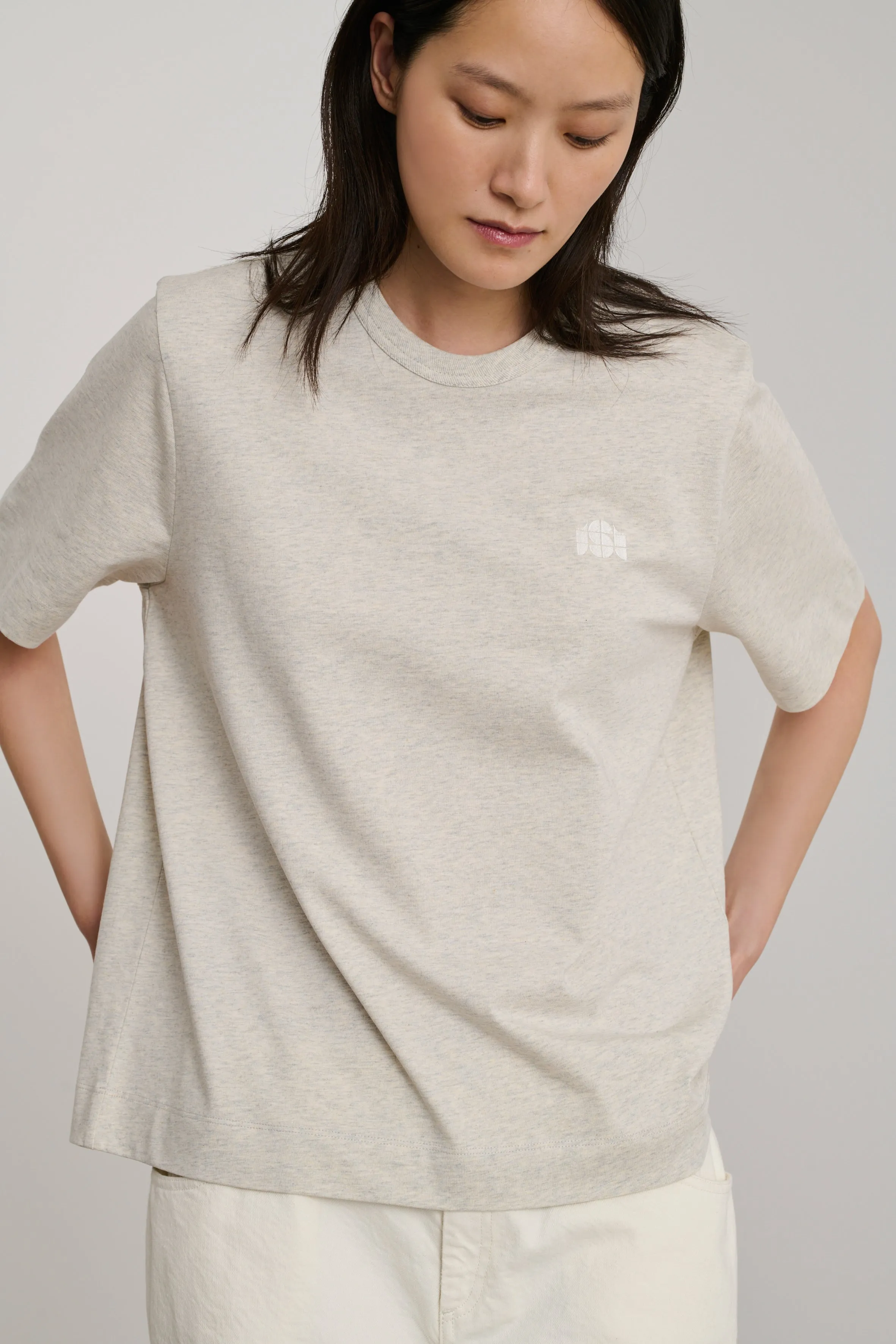 TEE-SHIRT EILEEN GRIS sold by soeur